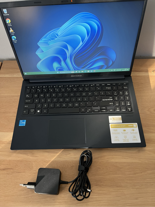 ASUS VivoBook 15 X1504Z  12th Gen Intel Core i3