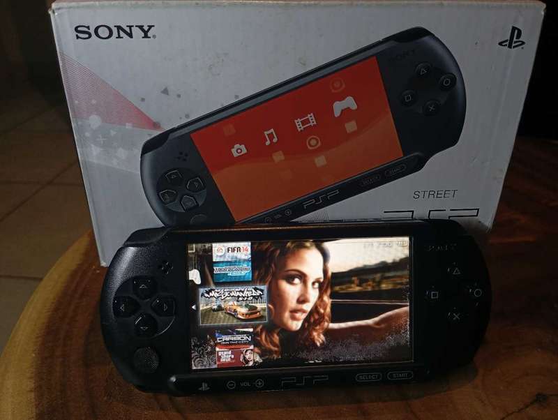 PSP consoles loaded with over 40 games