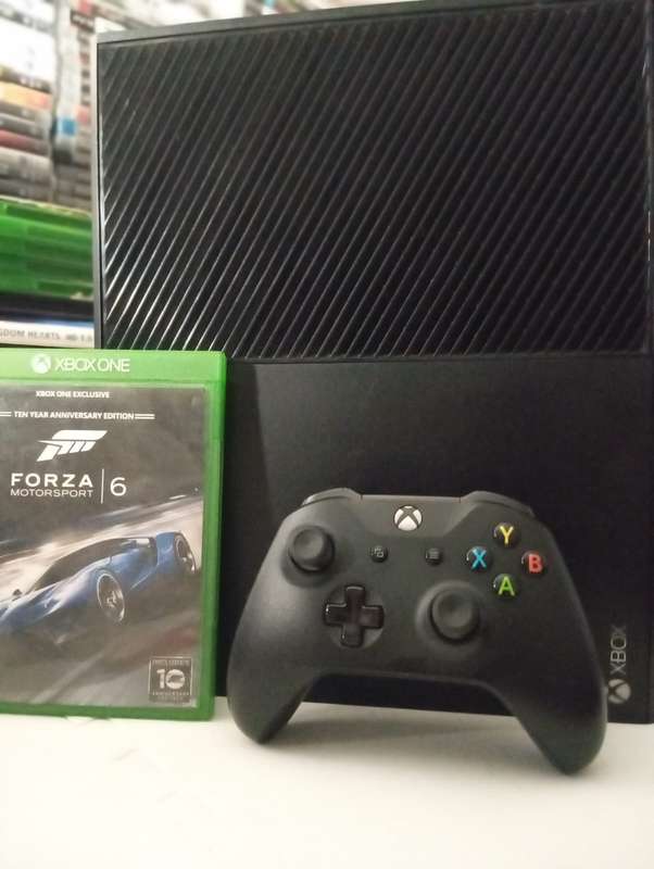 XBOX ONE 1TB Good Condition + Forza 6 Great price!!!