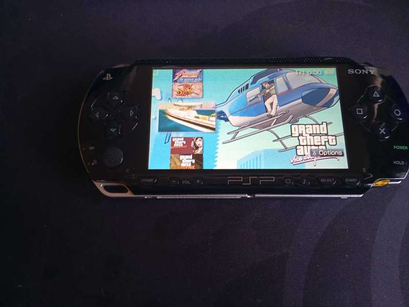 PSP 1004 loaded with over 40games