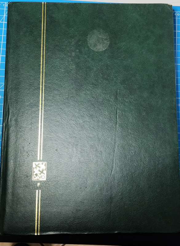 Davo Stockbook: 16 pages (32 Sides) full of World Stamps - Some nice finds (Some pages scanned)