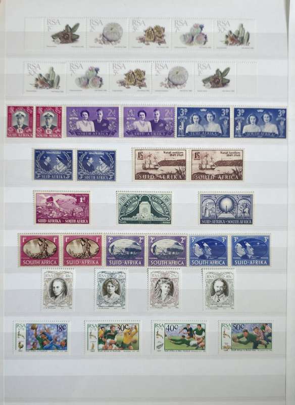 Pronto Stock Book: 16 White Pages/ 32 Sides: RSA and Namibia - UMM/Used/Mini Sets and M/S. High CV!!
