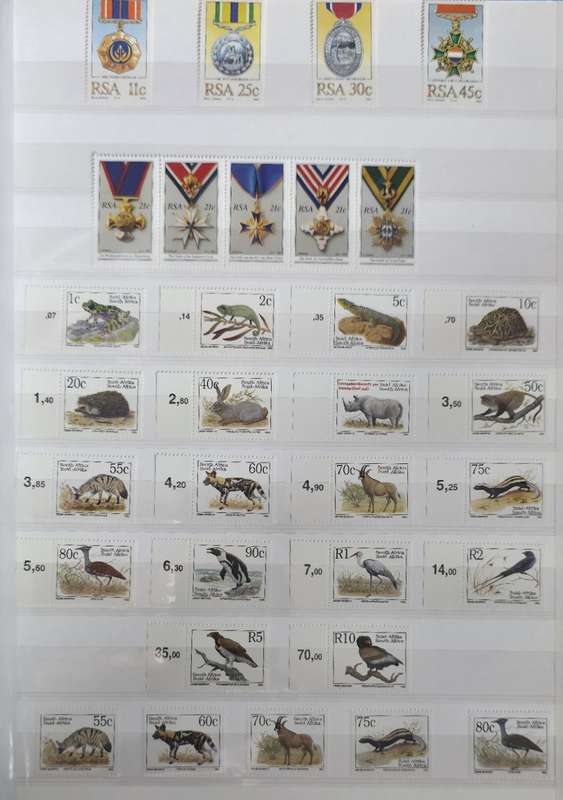 Pronto Stock Book: 16 White Pages/ 32 Sides: RSA and Namibia - UMM/Used/Mini Sets and M/S. High CV!!