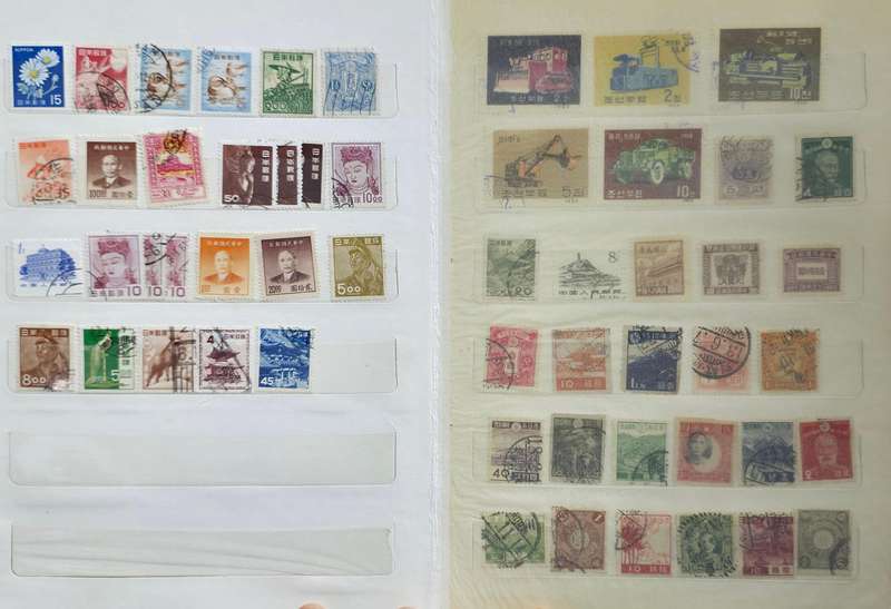 Stock Book: 10 Page/ 20 Sides White with Used World Mix (See Scans)