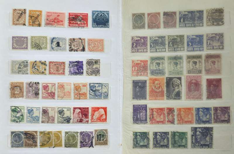 Stock Book: 10 Page/ 20 Sides White with Used World Mix (See Scans)