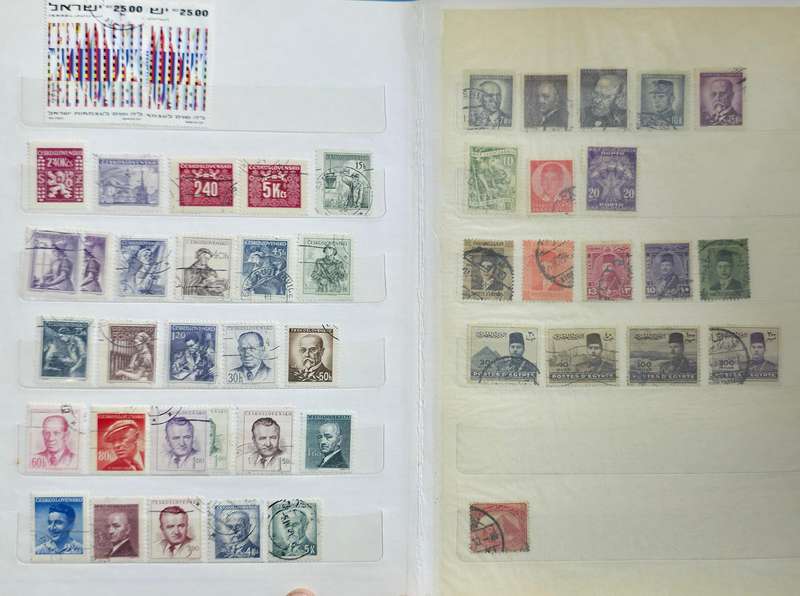 Stock Book: 10 Page/ 20 Sides White with Used World Mix (See Scans)