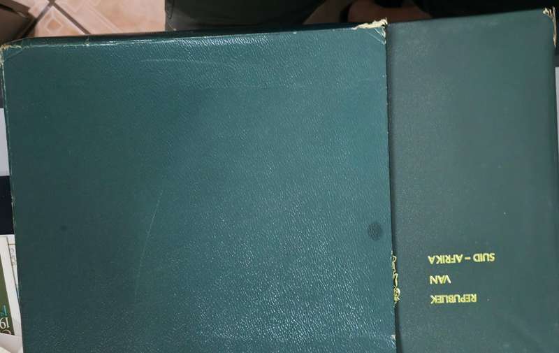 Davo Type Album: RSA Pre-Printed (No Pockets) in Sleave - 1961-1982: Nice Starter!