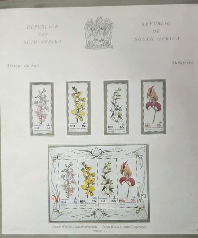 Stamp Album: Union and RSA - Unsorted Pages (Hinge-less) - Mostly Empty with some Mint/ Used Sets.