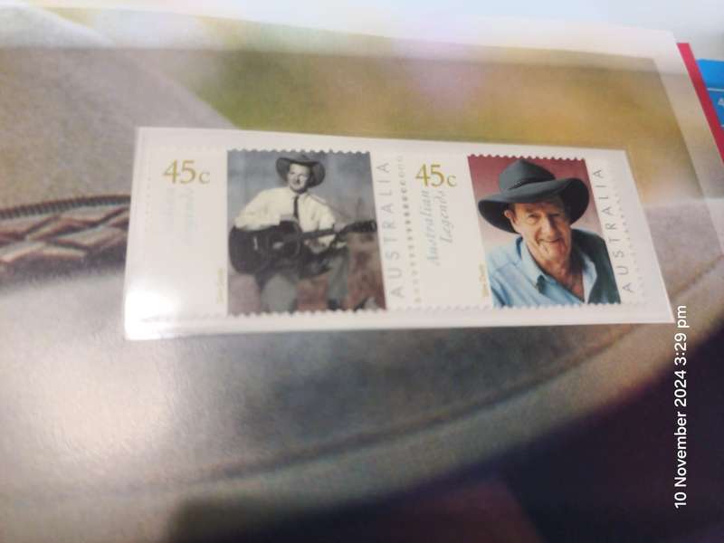 2001 Australia Post Deluxe Stamp Year Book