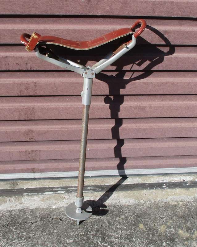 Traditional shooting stick seat