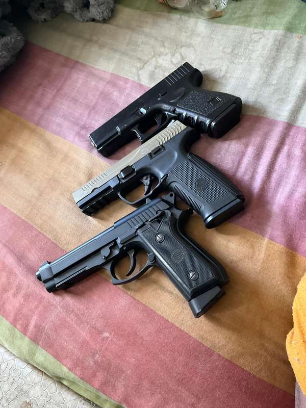 Gas guns