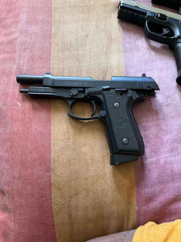 Gas guns