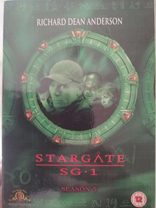 STARGATE SG-1 - DVD BOX SERIES 2,3,4 & 5 WITH RICHARD DEAN ANDERSON (88 EPISODES) - SEE BELOW.
