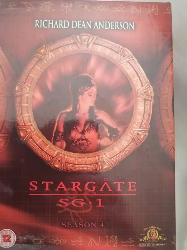 STARGATE SG-1 - DVD BOX SERIES 2,3,4 & 5 WITH RICHARD DEAN ANDERSON (88 EPISODES) - SEE BELOW.