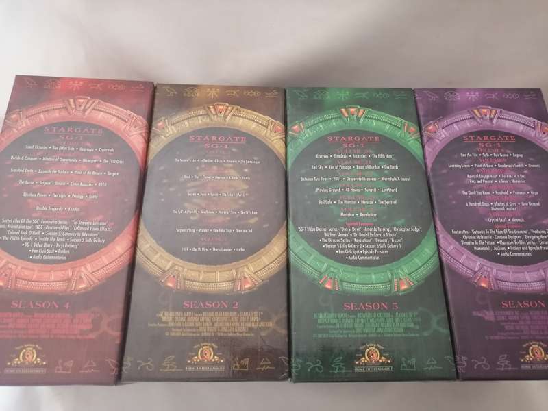 STARGATE SG-1 - DVD BOX SERIES 2,3,4 & 5 WITH RICHARD DEAN ANDERSON (88 EPISODES) - SEE BELOW.