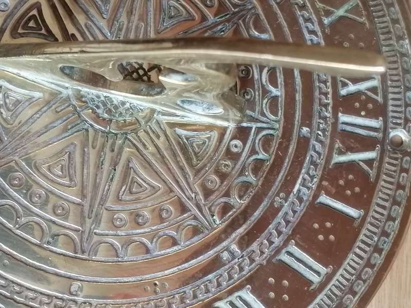 STUNNING VINTAGE BRASS ´SUNDAIL´ (SUNNY HOURS) 19.5cm DIAMETER - SEE BELOW.