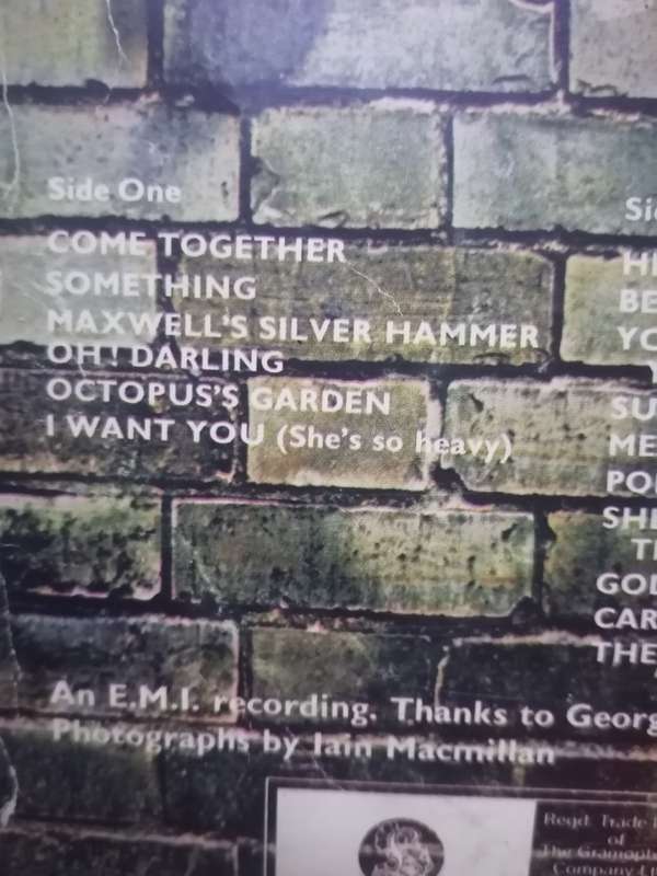 THE BEATLES (ABBY ROAD) - VINYL IN VERY GOOD COND. - SEE BELOW FOR INFO.