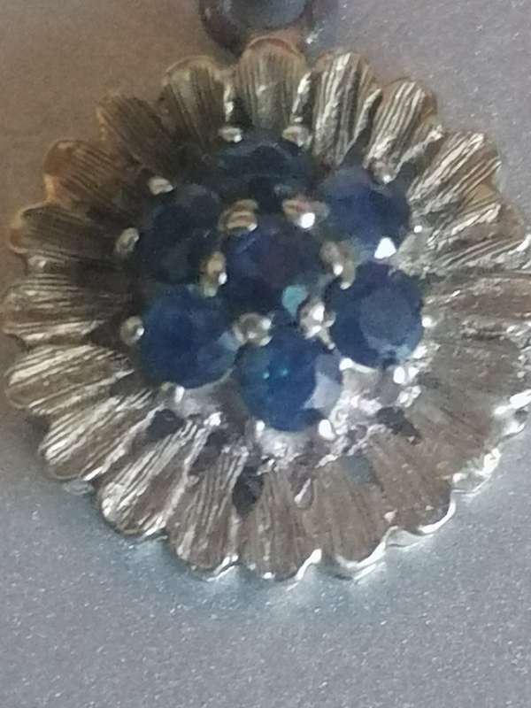 Vintage Sterling Silver blue sapphire pendant.