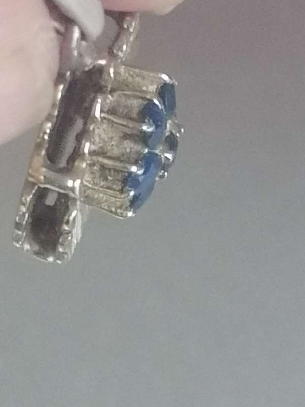 Vintage Sterling Silver blue sapphire pendant.