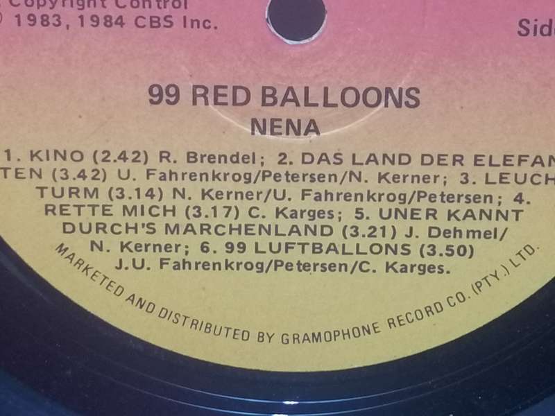 Nena, 99 Red Balloons  vinyl in very good condition.