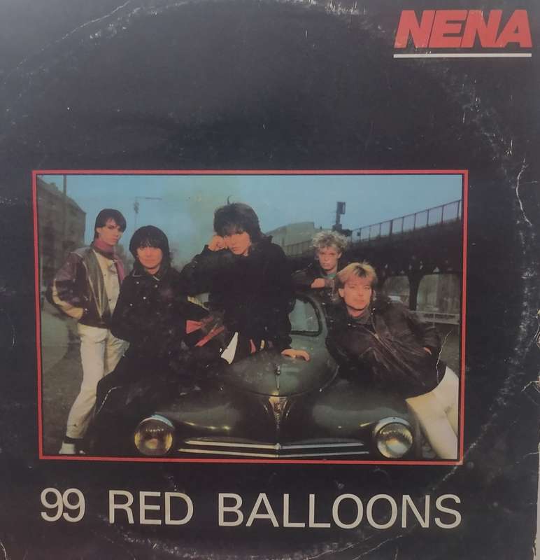 Nena, 99 Red Balloons  vinyl in very good condition.