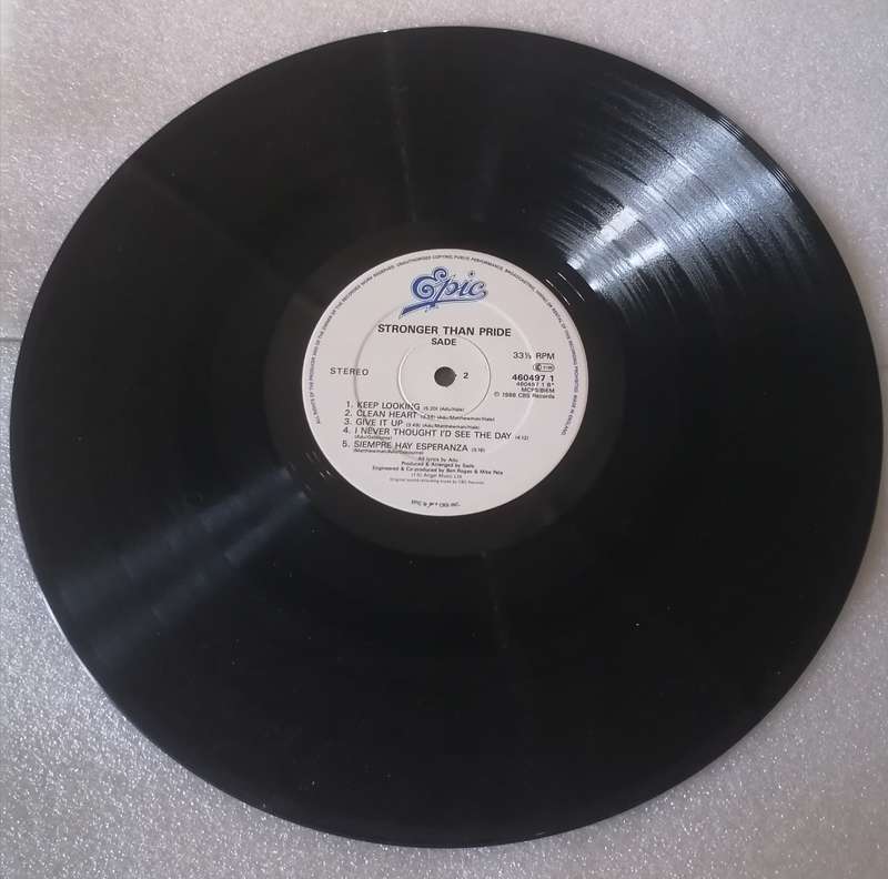 Sade, Stronger than Pride, vinyl in very good condition.