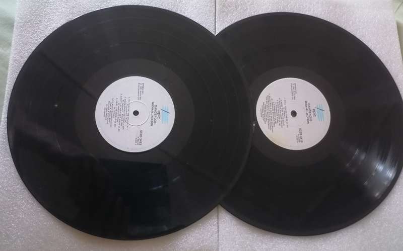 Micheal Jackson, Dangerous, double album, vinyl's in very good condition.