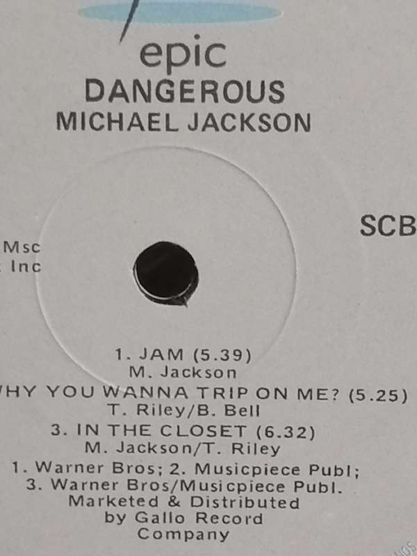 Micheal Jackson, Dangerous, double album, vinyl's in very good condition.