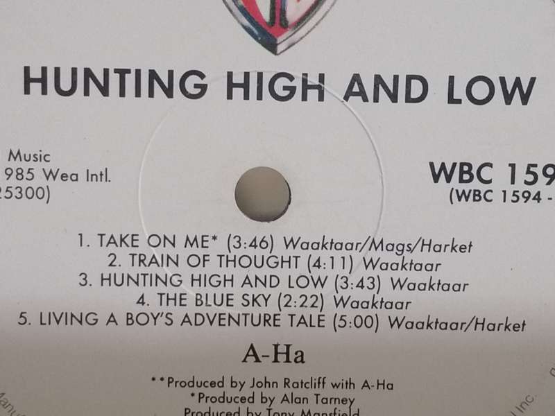 a-ha, hunting high and low, vinyl very good.