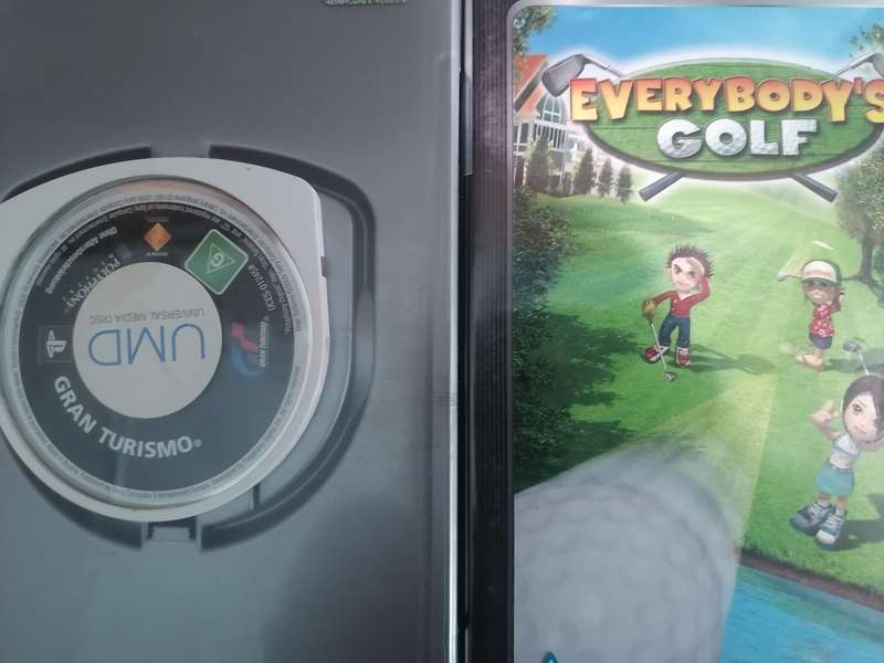 6x PSP games, condition very good.