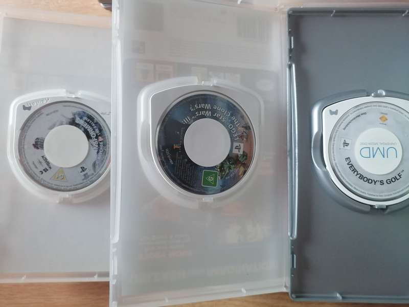 6x PSP games, condition very good.