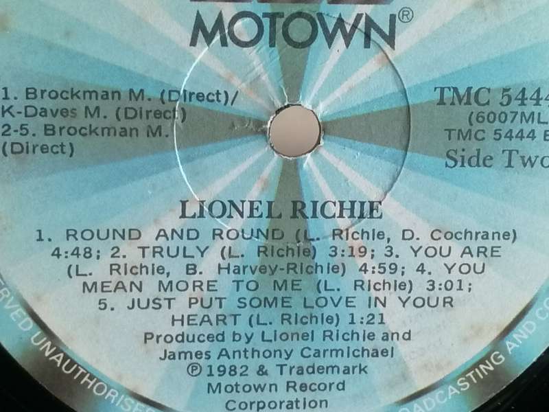 Lionel Richie, vinyl in very good condition.