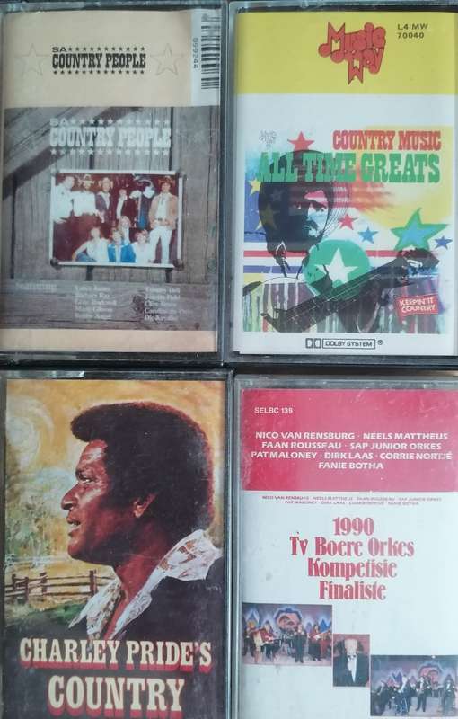 18x music tapes, in good to very good condition.