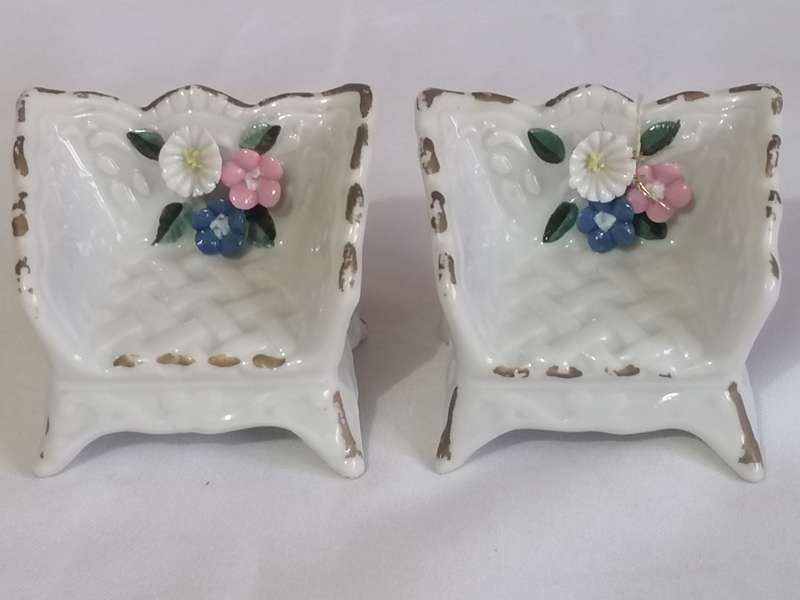 Beautiful porcelain living room set in very good condition.