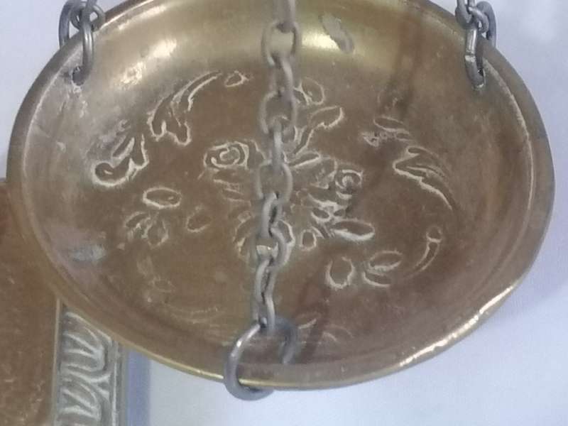 Vintage Brass display scale in good condition.