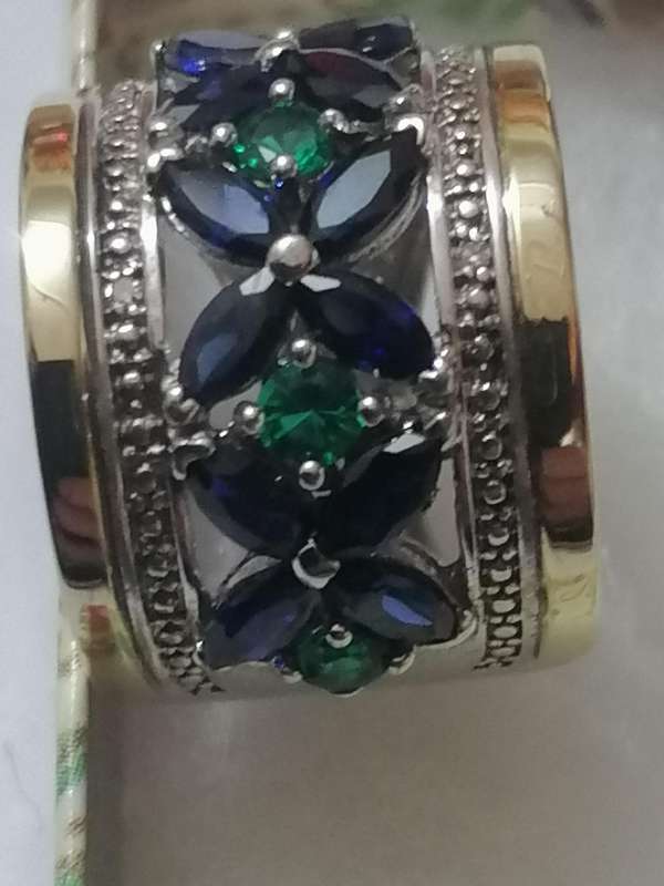 Stunning 9ct gold - 925. silver natural blue Sapphire, Emerald & Diamond ring - Size O.