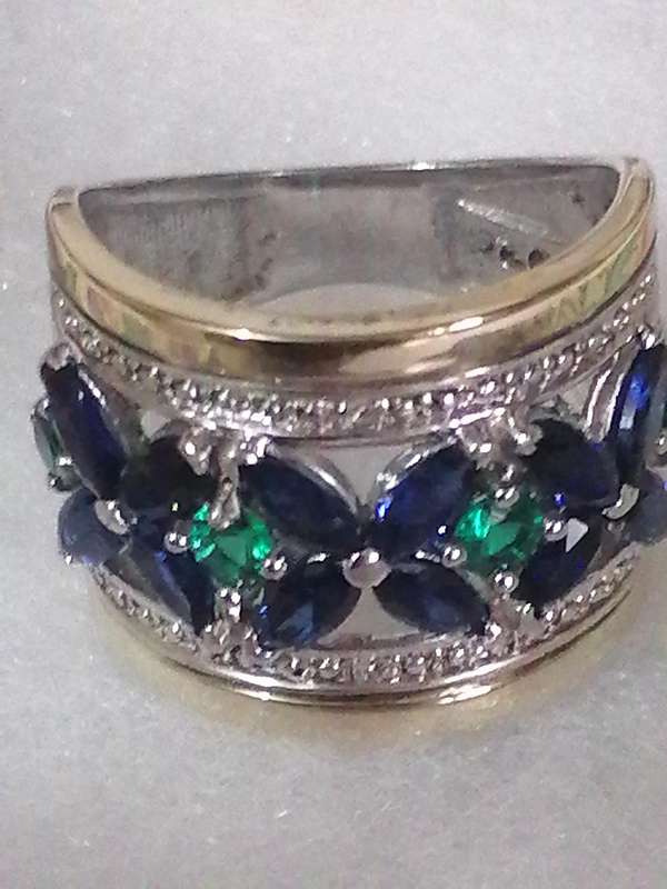Stunning 9ct gold - 925. silver natural blue Sapphire, Emerald & Diamond ring - Size O.
