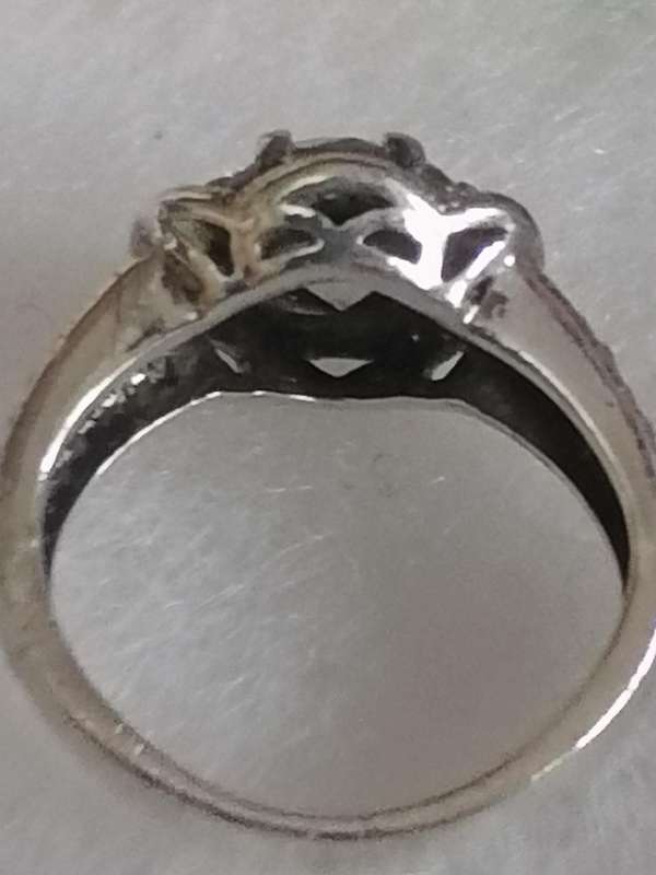 Beautiful fine Sterling Silver 925. Dress ring with CZ stones - Size G.