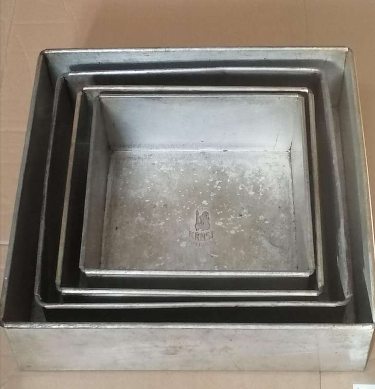 4x vintage square cake oven steel pans in good condition.