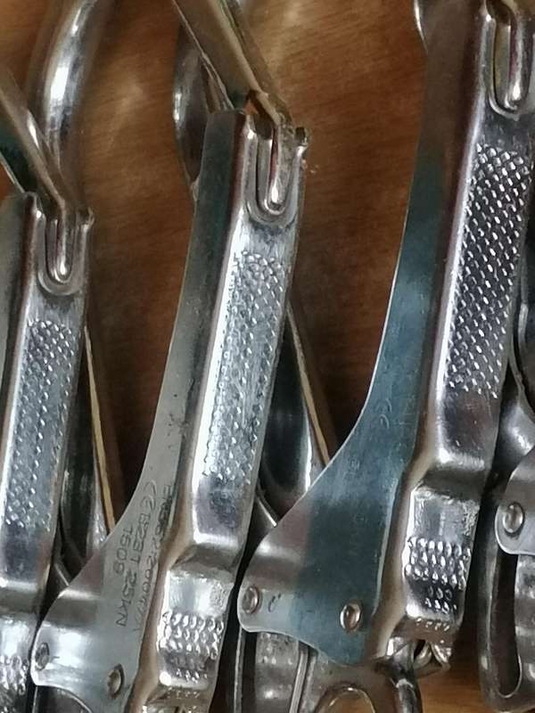 8x High quality steel Safety Snap Hooks in very good condition.