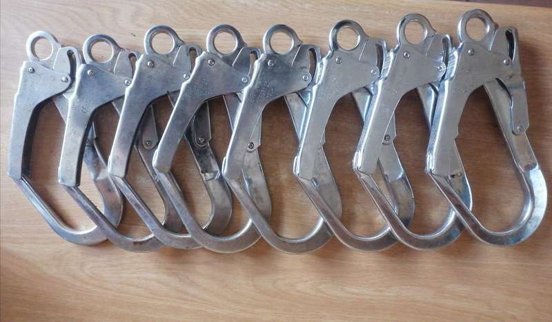 8x High quality steel Safety Snap Hooks in very good condition.