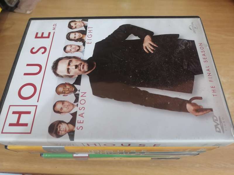 DVD series, House, (Seasons 1 to 8) the complete series, Very good condition.