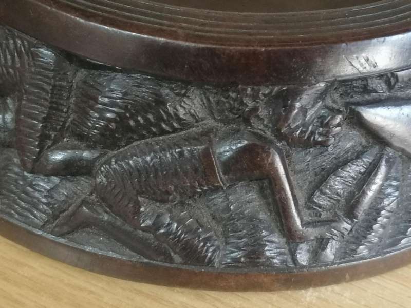 Vintage & stunning hand carved dark wood large ashtray, very good condition.