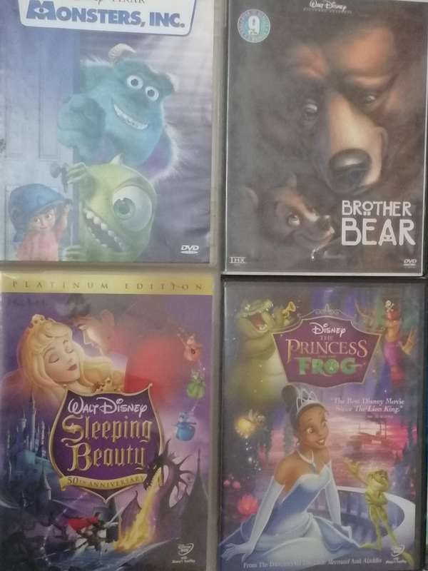 12x original Walt Disney DVD movies, in very good condition.