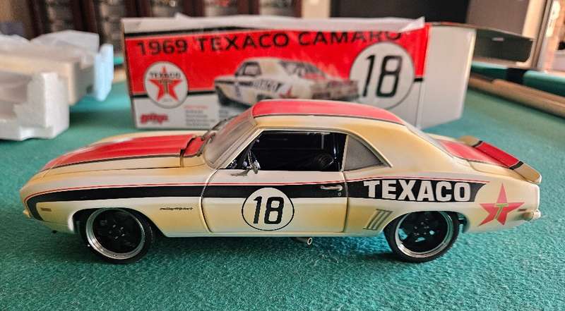 1969 Texaco Camaro - 1/18 GMP