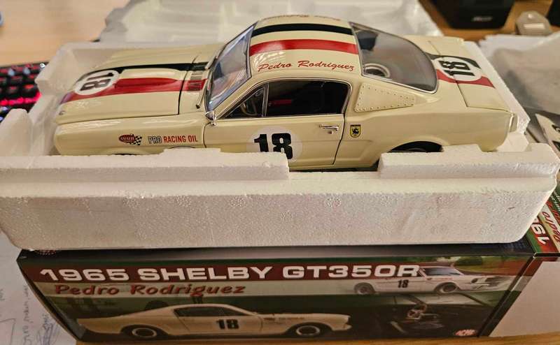 1965 Shelby GT350R - 1/18 Acme