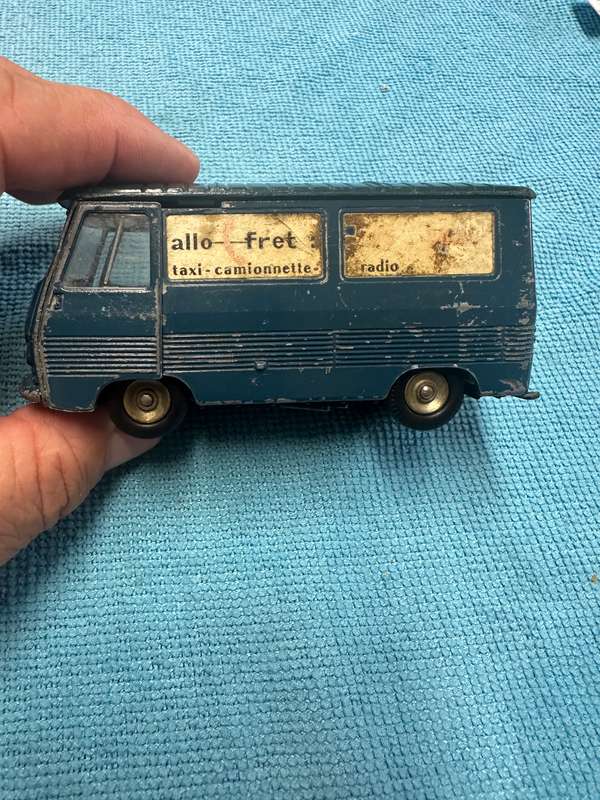 DINKY TOYS