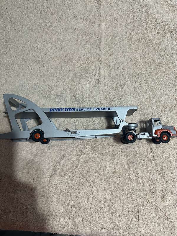 DINKY TOYS