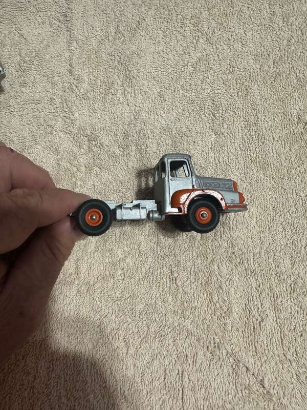 DINKY TOYS