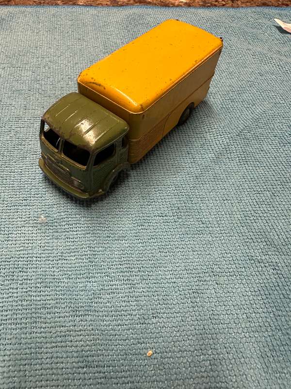 DINKY TOYS